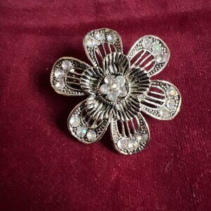 Costume Silver tone Rhinestone Flower Pin brooch